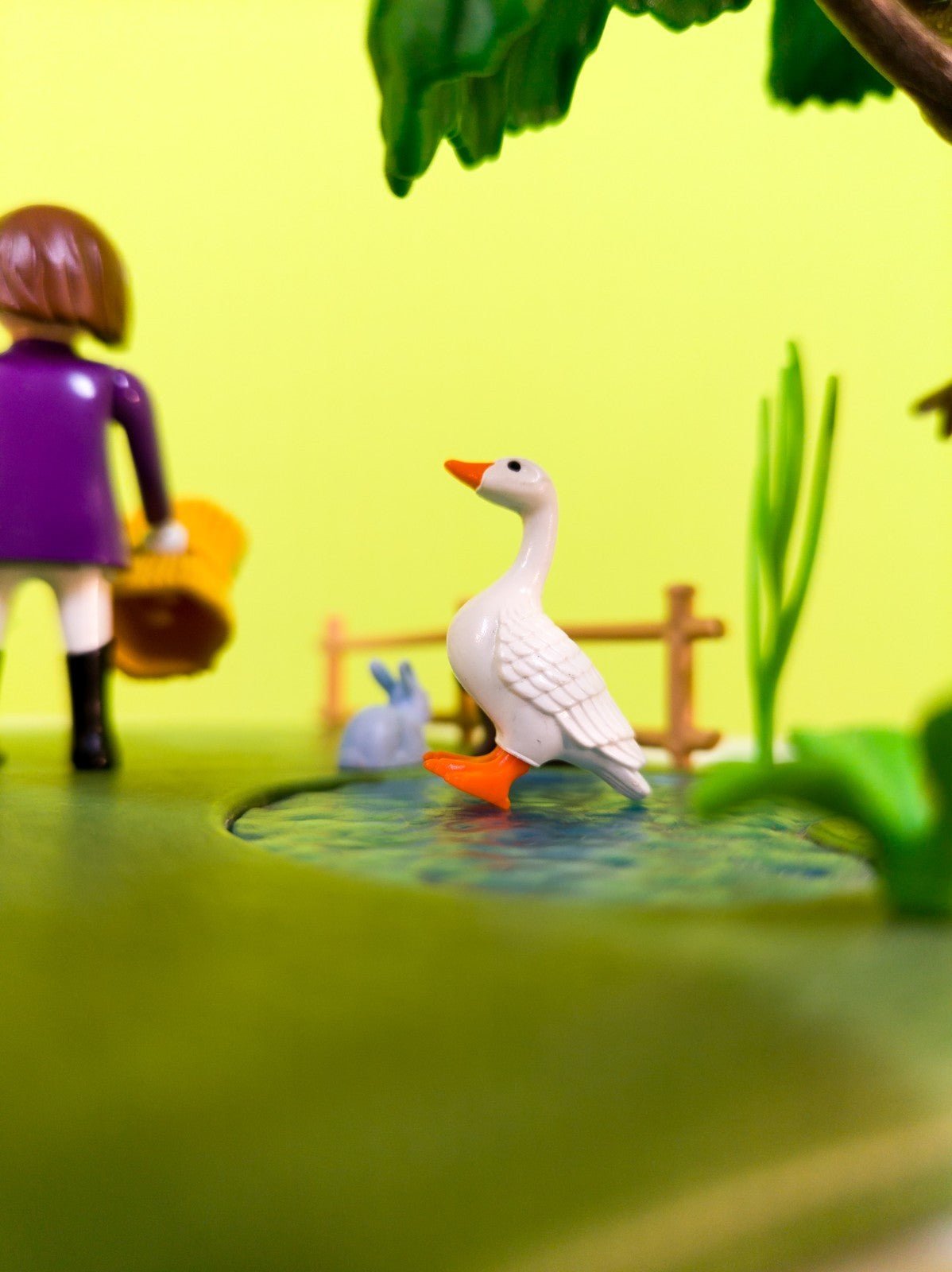 PLAYMOBIL Country Pferdebox Reiterhof mit Figuren & Tieren nerdycustom MOC - nerdyvana.com