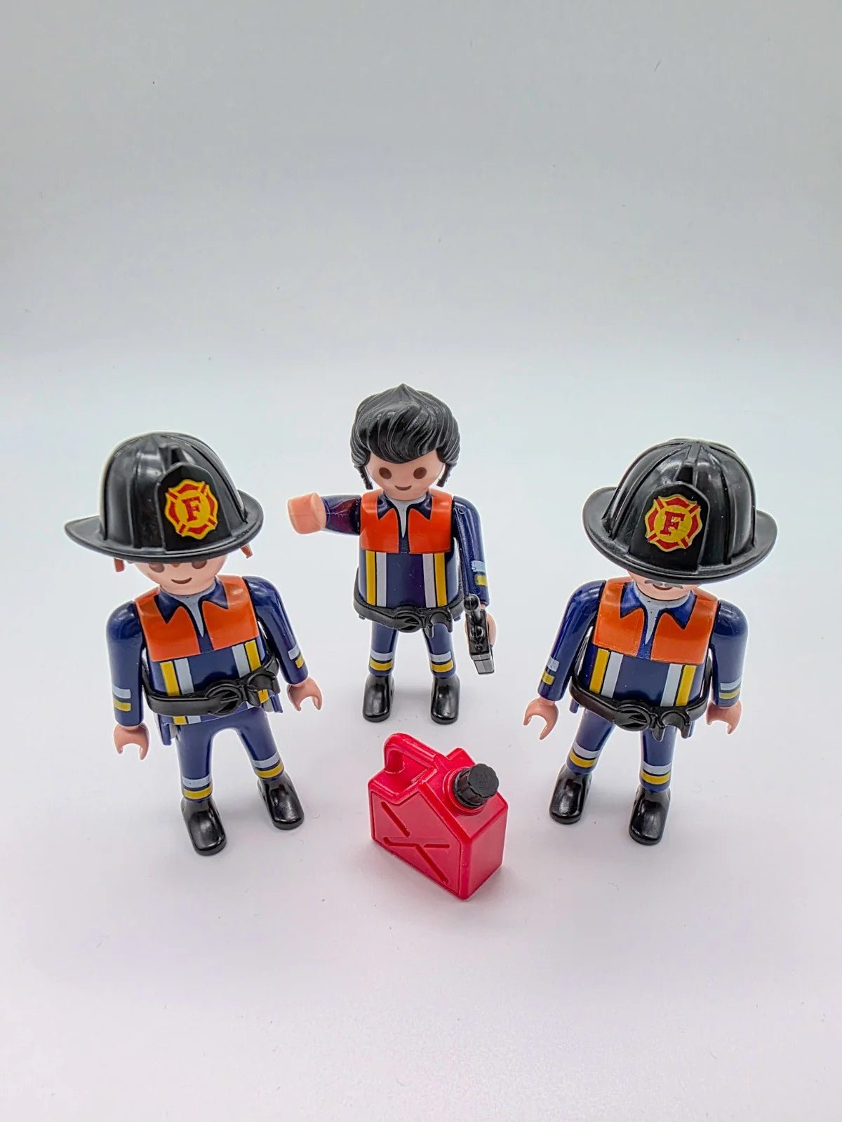 PLAYMOBIL Figuren Feuerwehr - Crew 3 Männer und Zubehör nerdycustom MOC Edition - nerdyvana.com