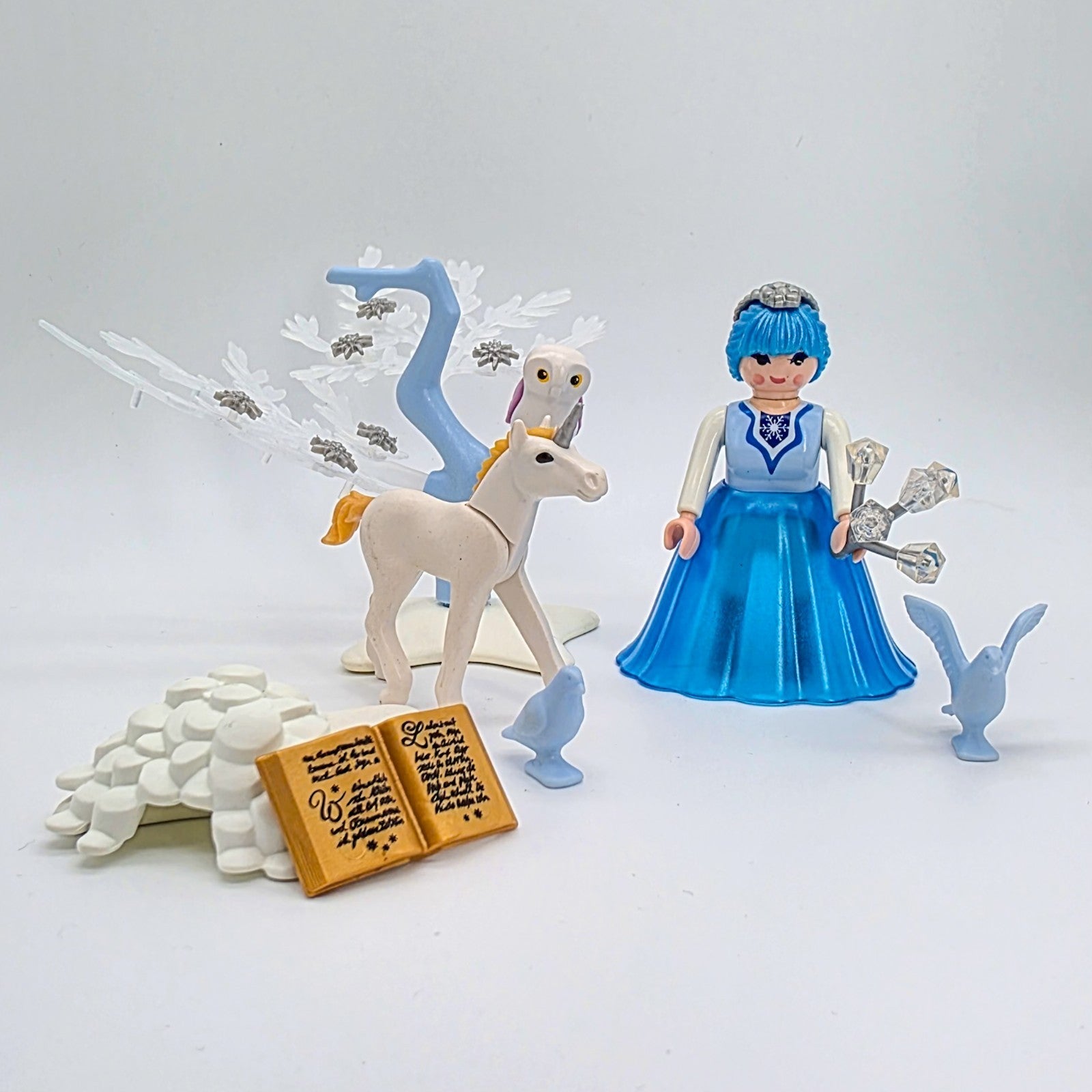 PLAYMOBIL Figuren-Set Eiskönigin mit Einhorn, Eule & Zauberbaum nerdycustom MOC Zweitbild