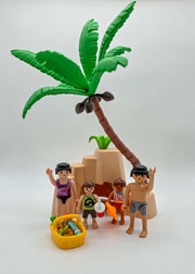 PLAYMOBIL Figuren-Set Familie am Palmenstrand mit Picknickkorb nerdycustom MOC - nerdyvana.com