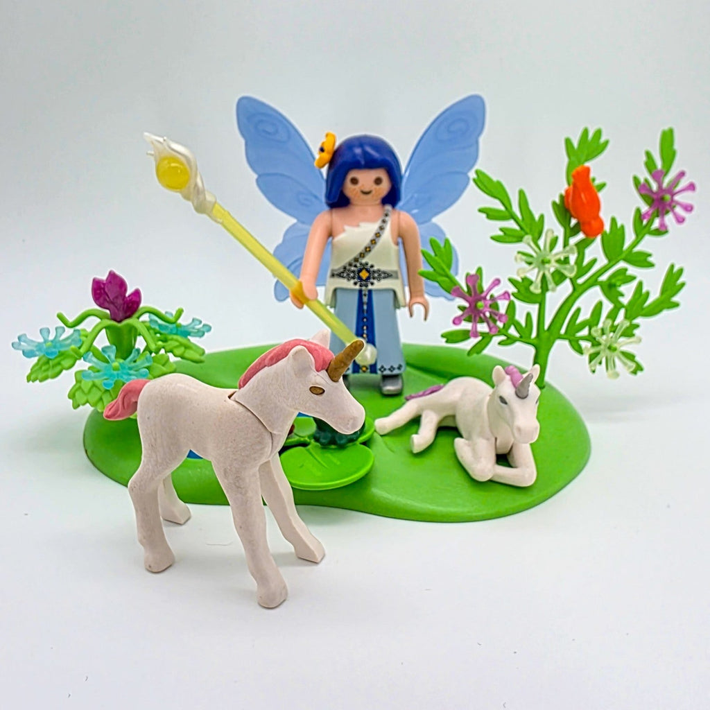 PLAYMOBIL Figuren - Set Fee mit Einhornfohlen & Zauberweiher nerdycustom MOC Edit - nerdyvana.com