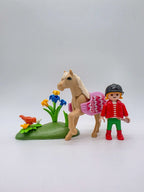 PLAYMOBIL Figuren - Set Mädchen mit Pferd & Blumenwiese nerdycustom MOC Edition - nerdyvana.com