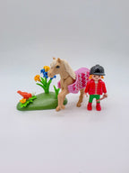 PLAYMOBIL Figuren - Set Mädchen mit Pferd & Blumenwiese nerdycustom MOC Edition - nerdyvana.com
