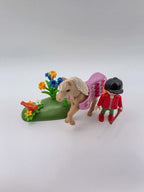 PLAYMOBIL Figuren-Set Mädchen mit Pferd & Blumenwiese nerdycustom MOC Edition - nerdyvana.com