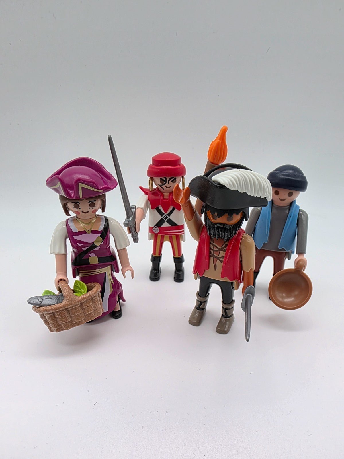 PLAYMOBIL Figuren-Set Piraten Crew + Piratenbraut & Schatztruhe nerdycustom MOC - nerdyvana.com
