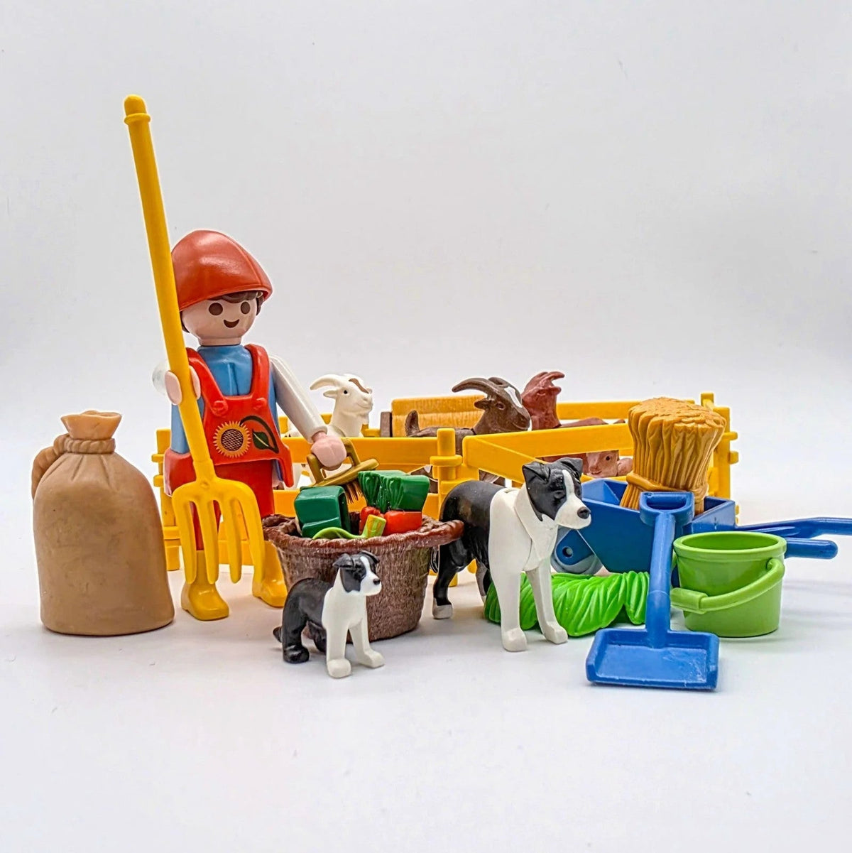 PLAYMOBIL Figuren-Set Ziegenhirte Schäfer Hunde & Ziegenherde Bauernhof MOC - nerdyvana.com