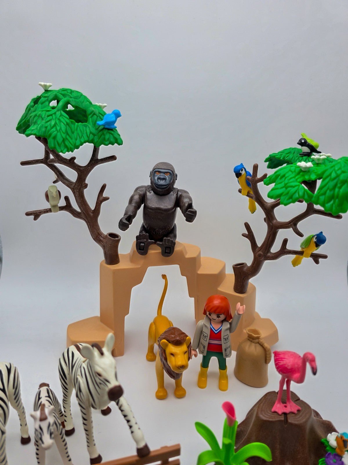 PLAYMOBIL Figuren - & Tier - Set Zoowärterin & viele Tiere nerdycustom MOC Edition - nerdyvana.com