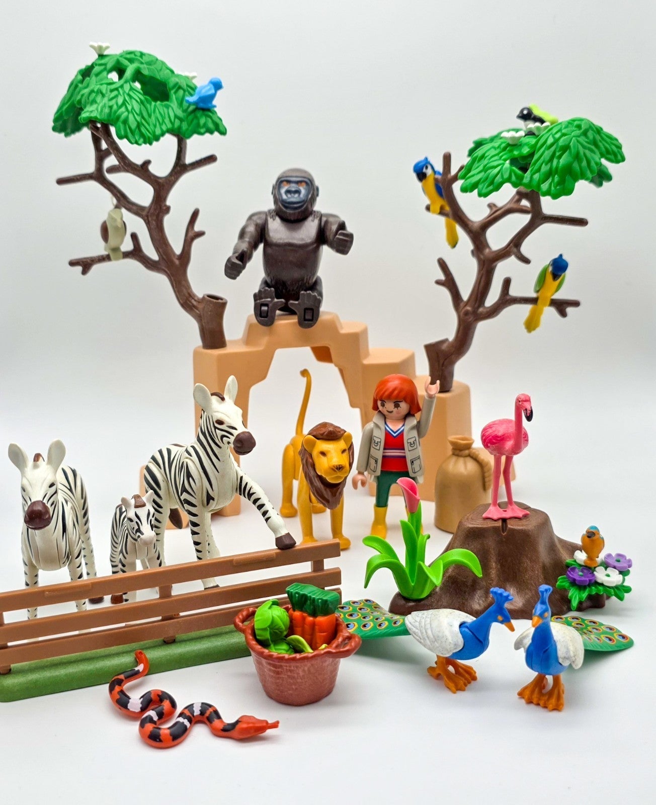 PLAYMOBIL Figuren - & Tier - Set Zoowärterin & viele Tiere nerdycustom MOC Edition - nerdyvana.com Hauptbild