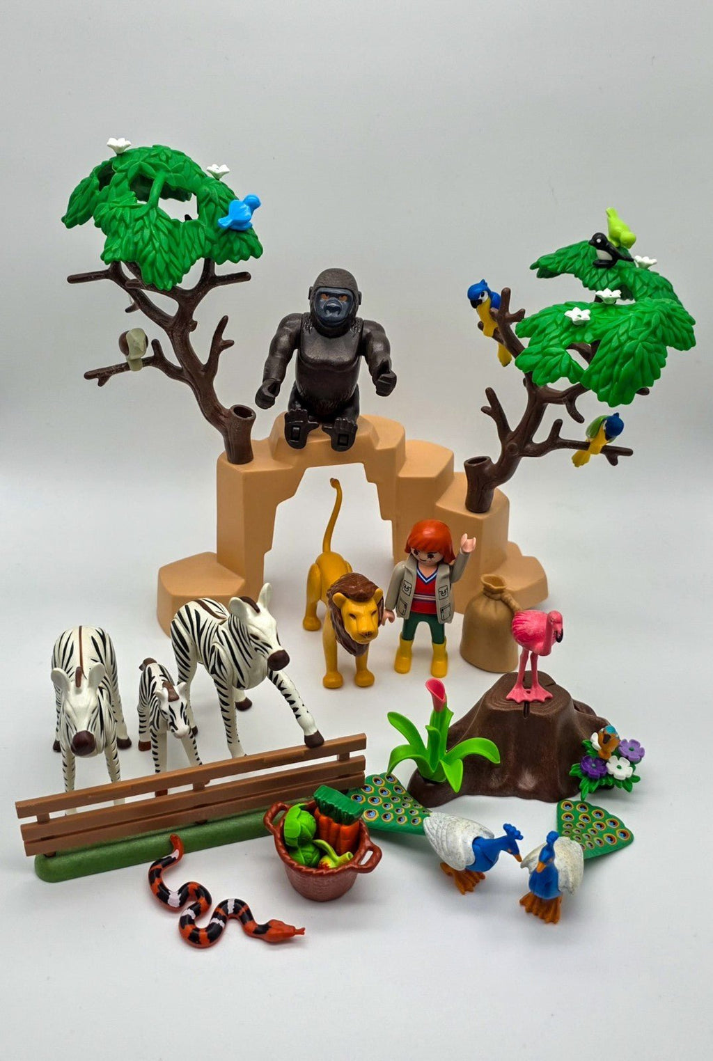 PLAYMOBIL Figuren - & Tier - Set Zoowärterin & viele Tiere nerdycustom MOC Edition - nerdyvana.com