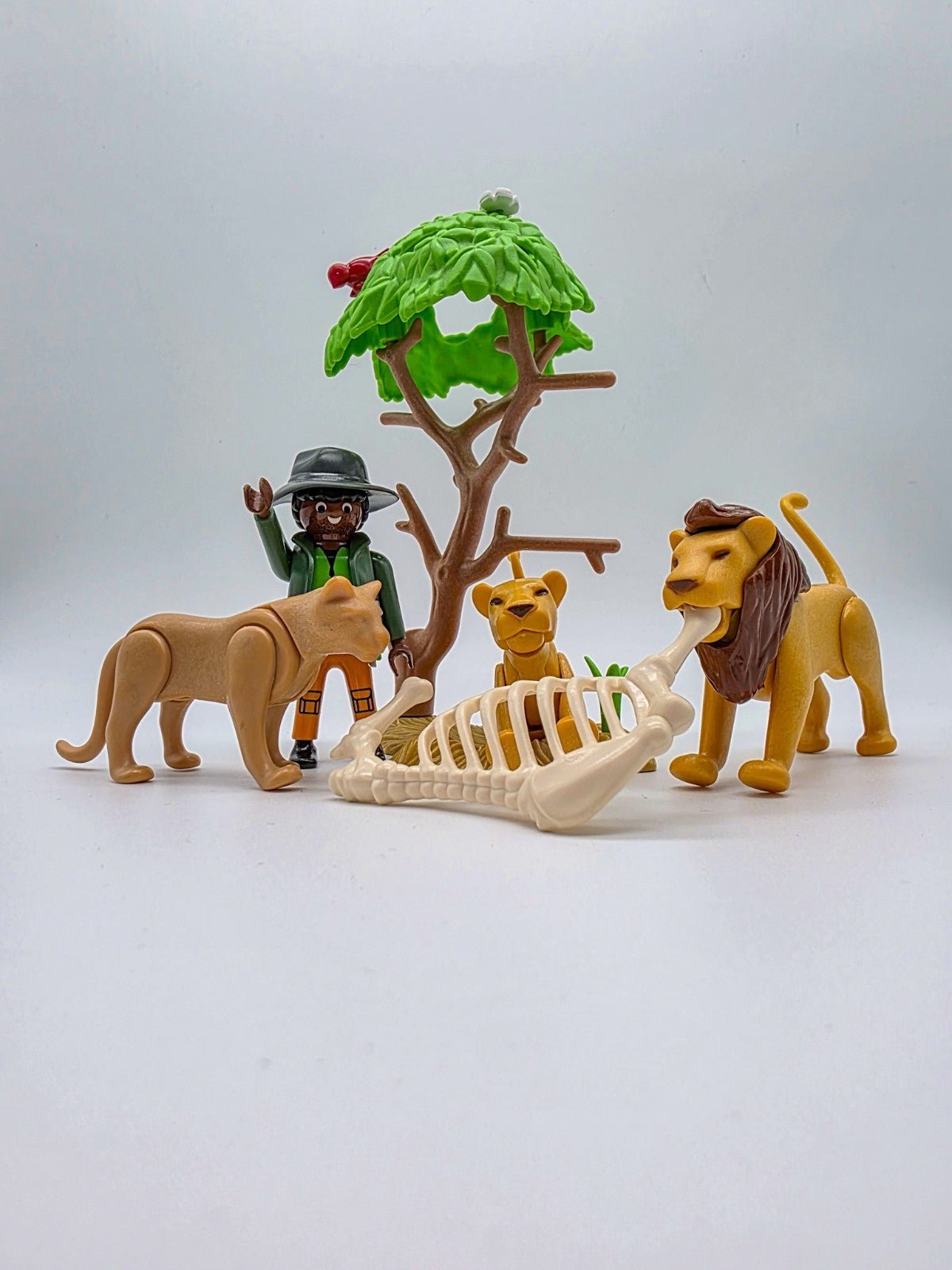 PLAYMOBIL Figuren - & Tier - Set Zoowärter mit 4 Löwen nerdycustom MOC Edition - nerdyvana.com Hauptbild