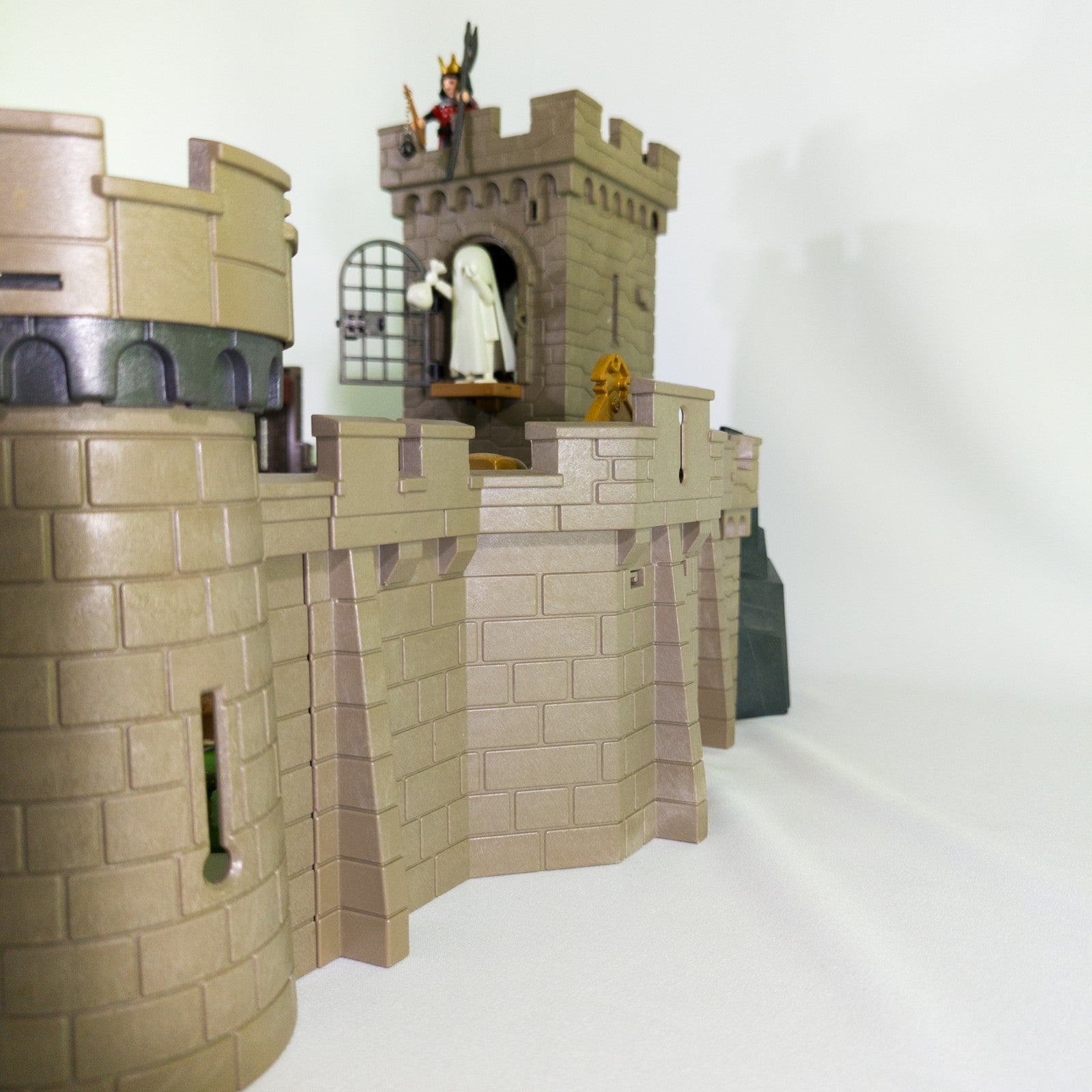 PLAYMOBIL Ritterburg Set Ritter Figuren Tiere Drache 68x60x35cm nerdycustom MOC - nerdyvana.com