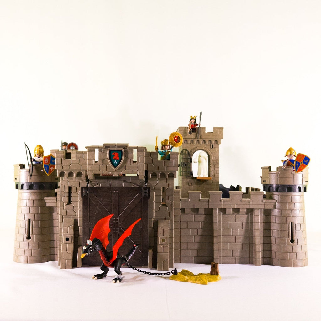 PLAYMOBIL Ritterburg Set Ritter Figuren Tiere Drache 68x60x35cm nerdycustom MOC - nerdyvana.com