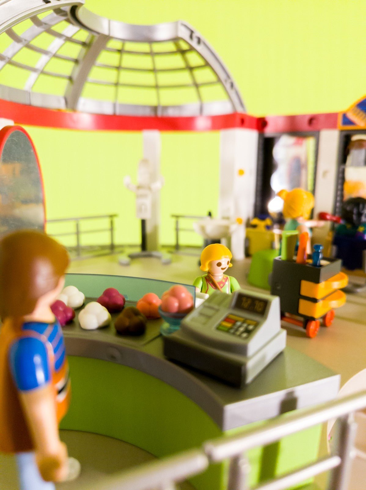 PLAYMOBIL Shopping Center 5485 Friseur Boutique Figuren Eis nerdycustom MOC - nerdyvana.com