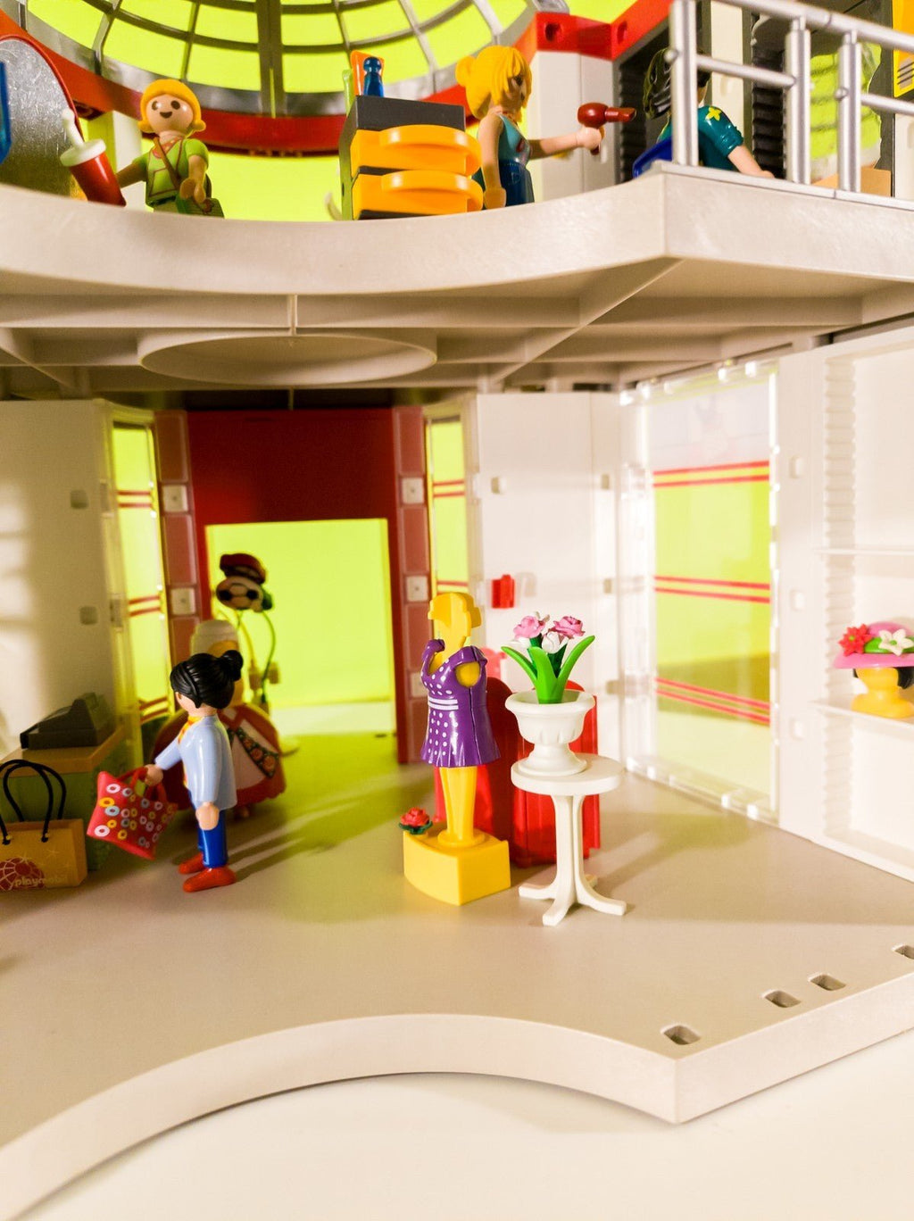 PLAYMOBIL Shopping Center 5485 Friseur Boutique Figuren Eis nerdycustom MOC - nerdyvana.com