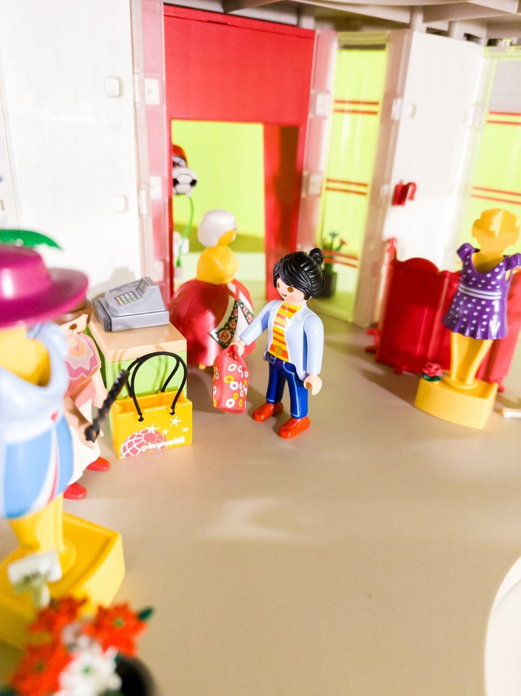 PLAYMOBIL Shopping Center 5485 Friseur Boutique Figuren Eis nerdycustom MOC - nerdyvana.com