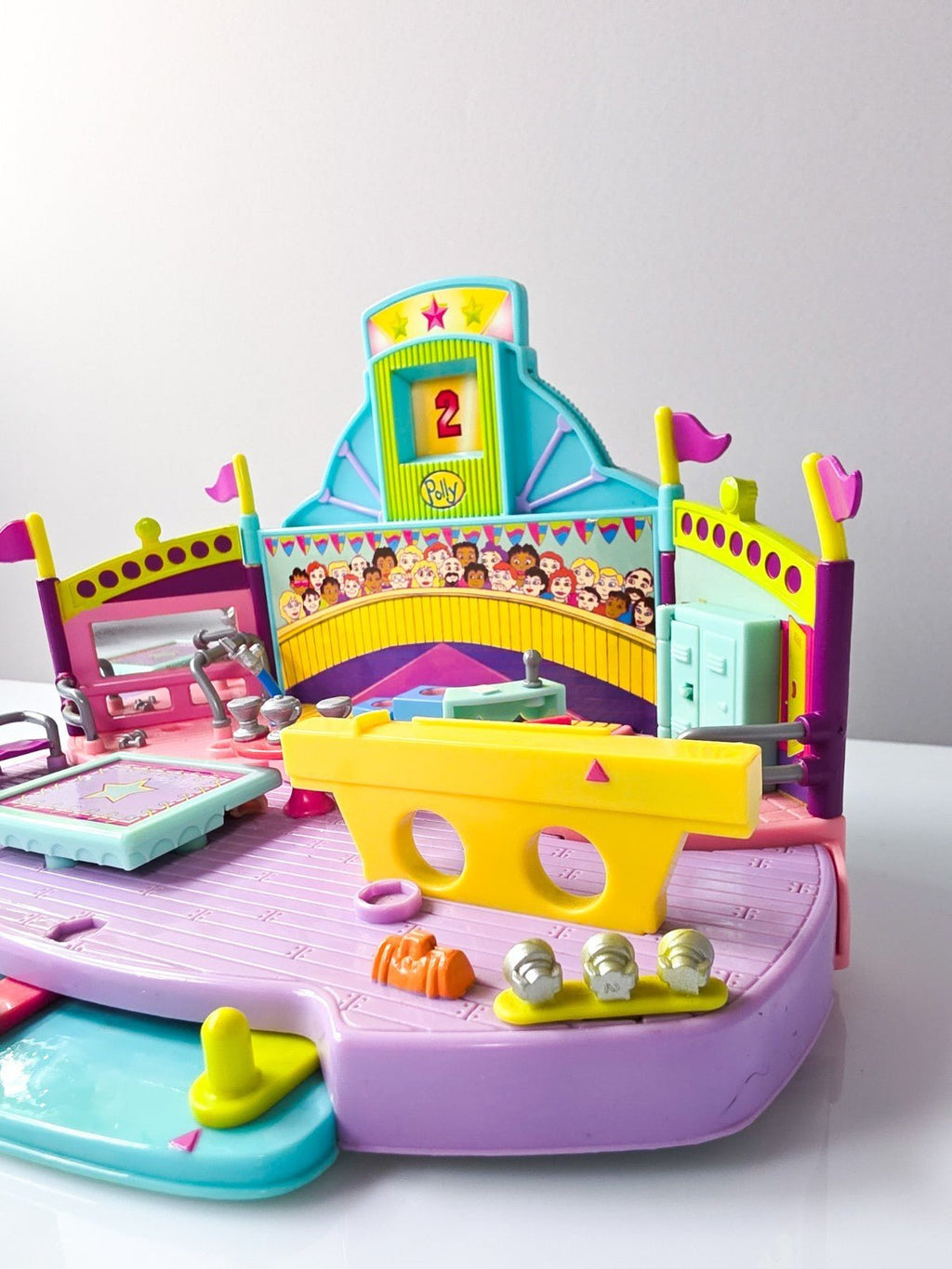 Polly Pocket Mattel BlueBird Toys - Magic Floor Turnfest 1999 Gymnastik Bühne - nerdyvana.com