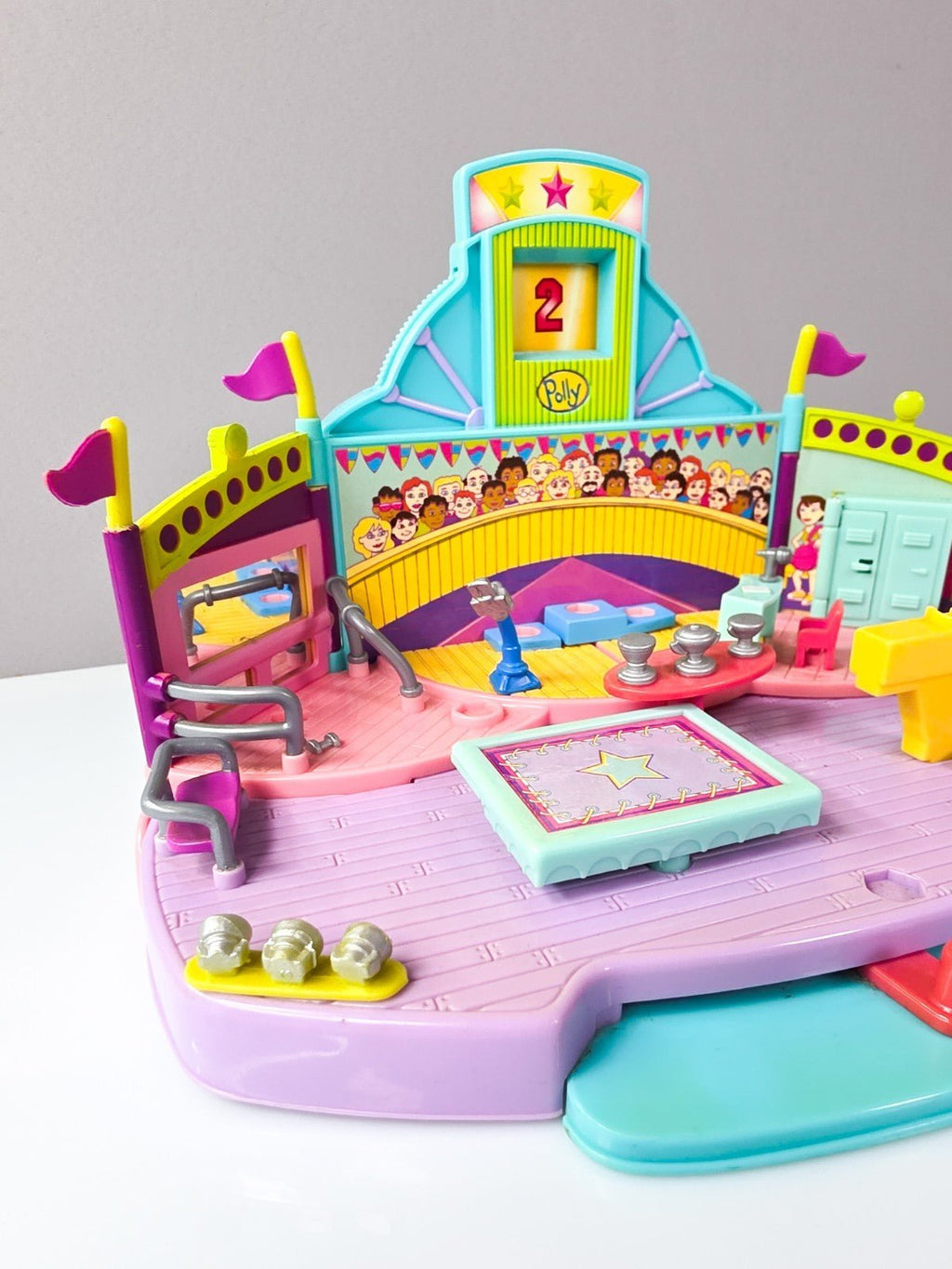 Polly Pocket Mattel BlueBird Toys - Magic Floor Turnfest 1999 Gymnastik Bühne - nerdyvana.com