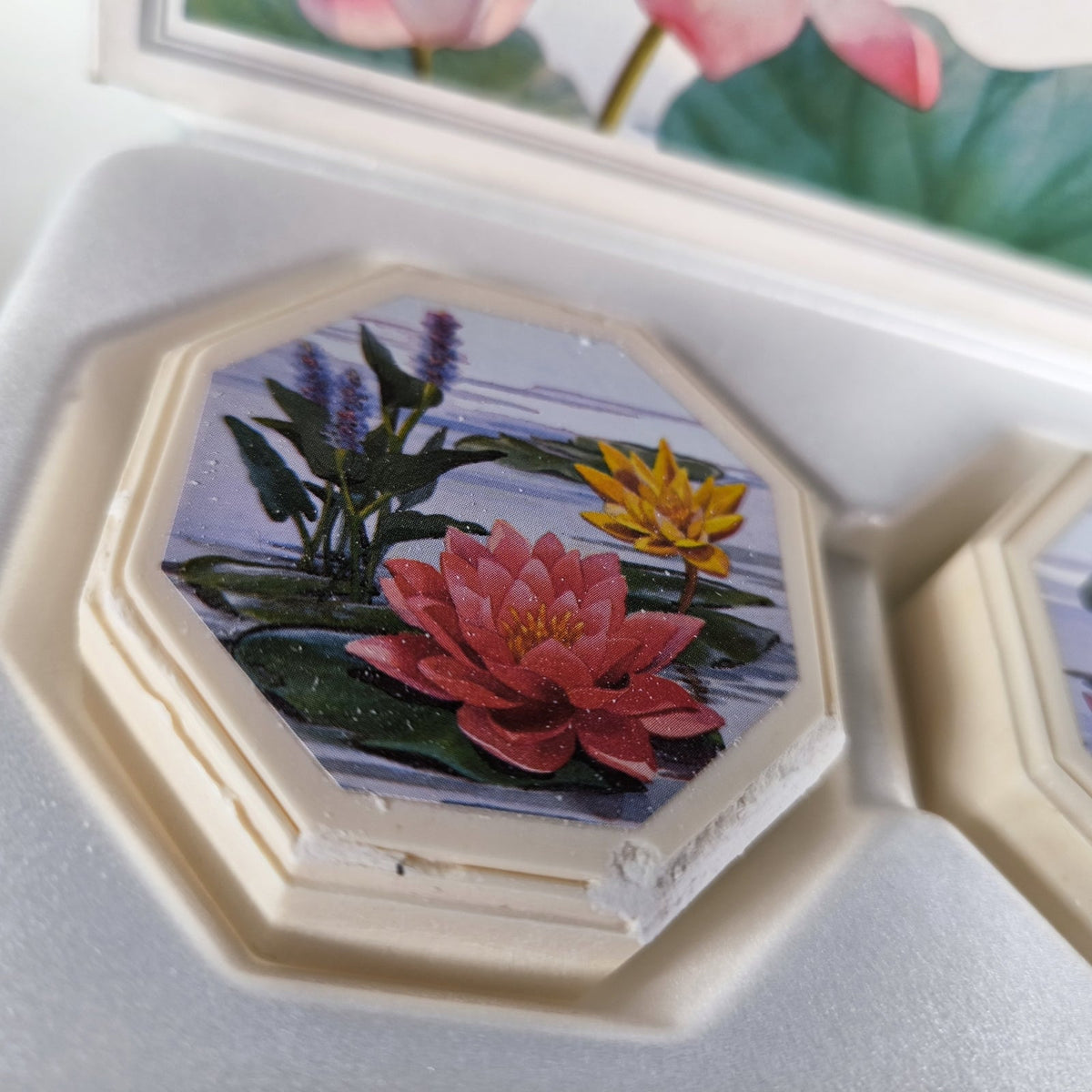 Rose de Noël Vintage Blumenseife 2×75 g 1970 Retro Floral Soap Set – OVP Sammler - nerdyvana.com