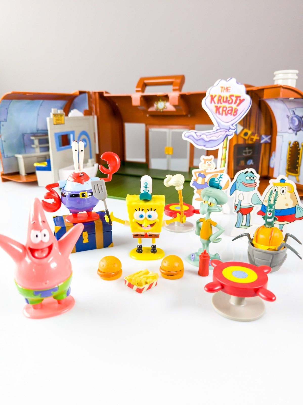 SpongeBob Schwammkopf Krusty Krab Spielset 2013 Simba Toys komplett 27 - tlg RAR - nerdyvana.com