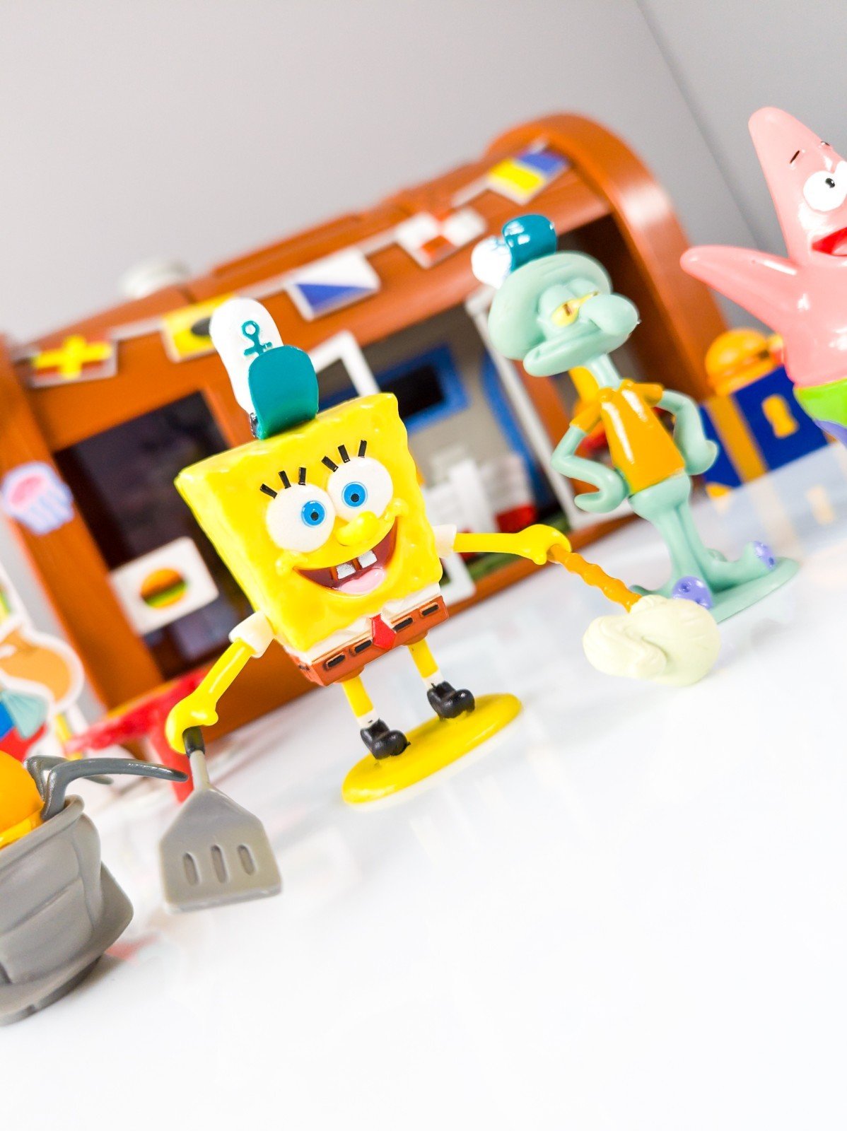 SpongeBob Schwammkopf Krusty Krab Spielset 2013 Simba Toys komplett 27-tlg RAR Zweitbild
