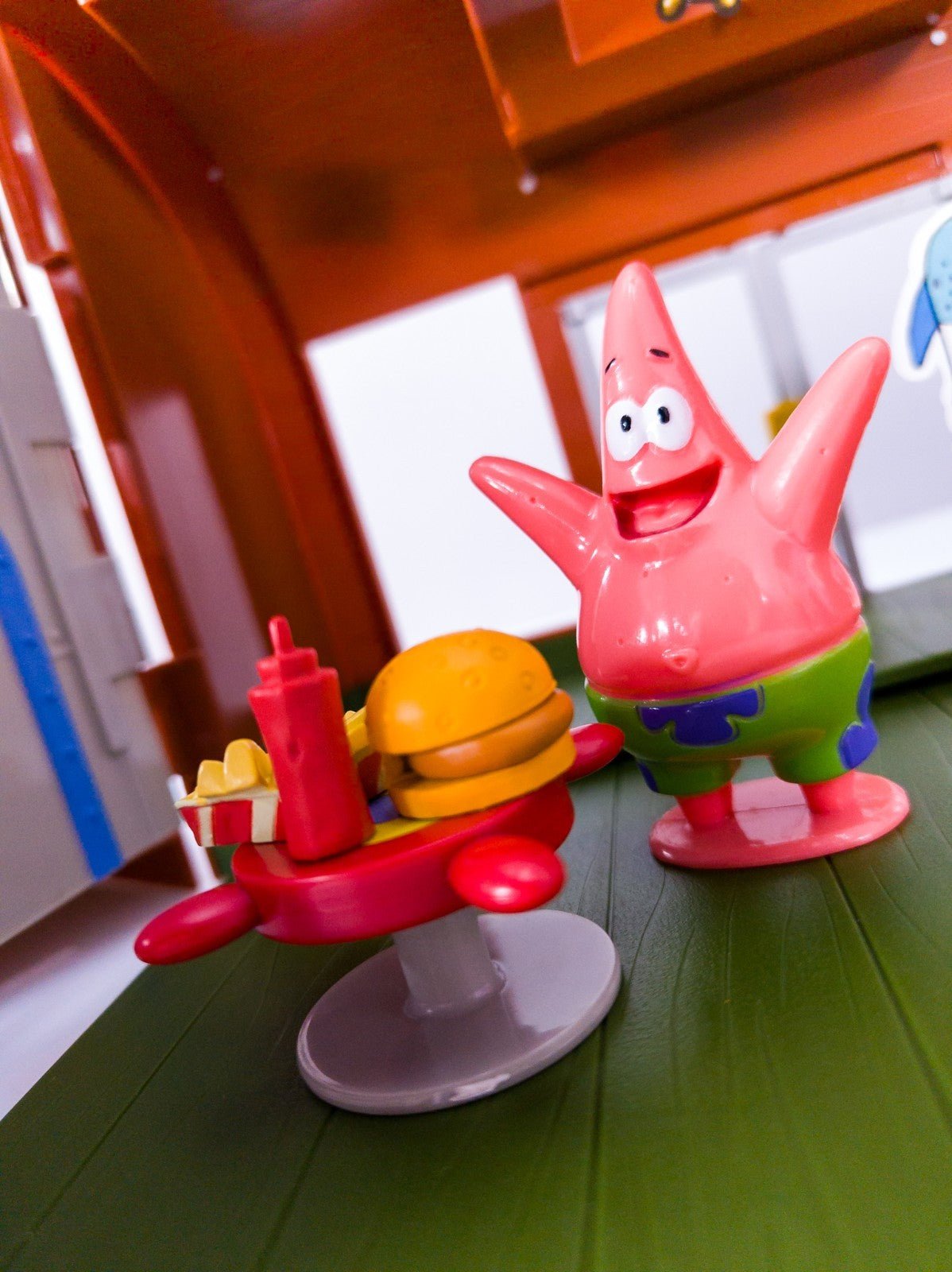 SpongeBob Schwammkopf Krusty Krab Spielset 2013 Simba Toys komplett 27 - tlg RAR - nerdyvana.com
