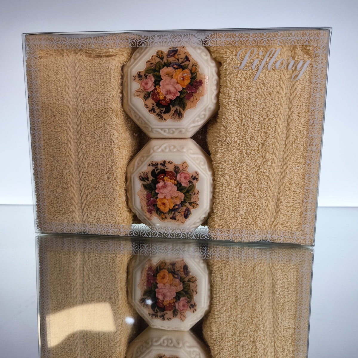 Vintage Liflory Seifen- & Handtuchset 🇩🇪 Rosenbarock Luxus • unbenutzt • OVP - nerdyvana.com