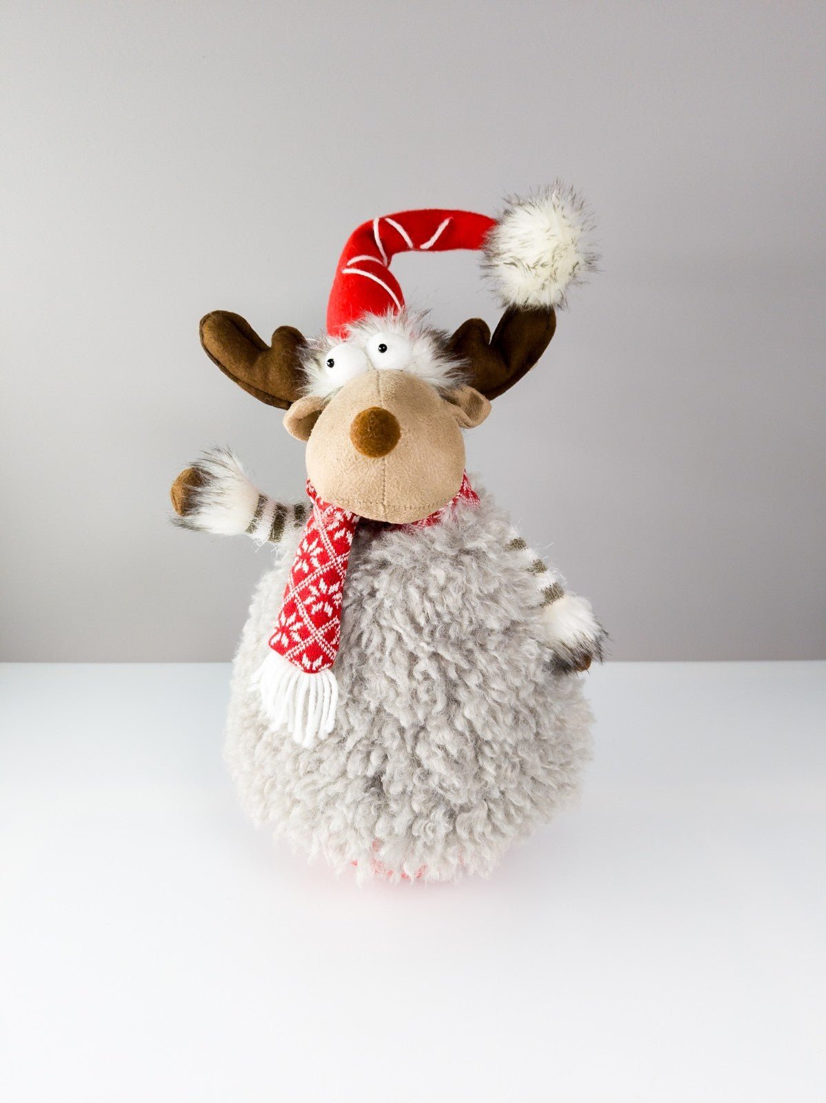 Weihnachts - Elch Figur Tier Stehaufmännchen Zipfelmütze & Schal ca. 40 cm Deko - nerdyvana.com