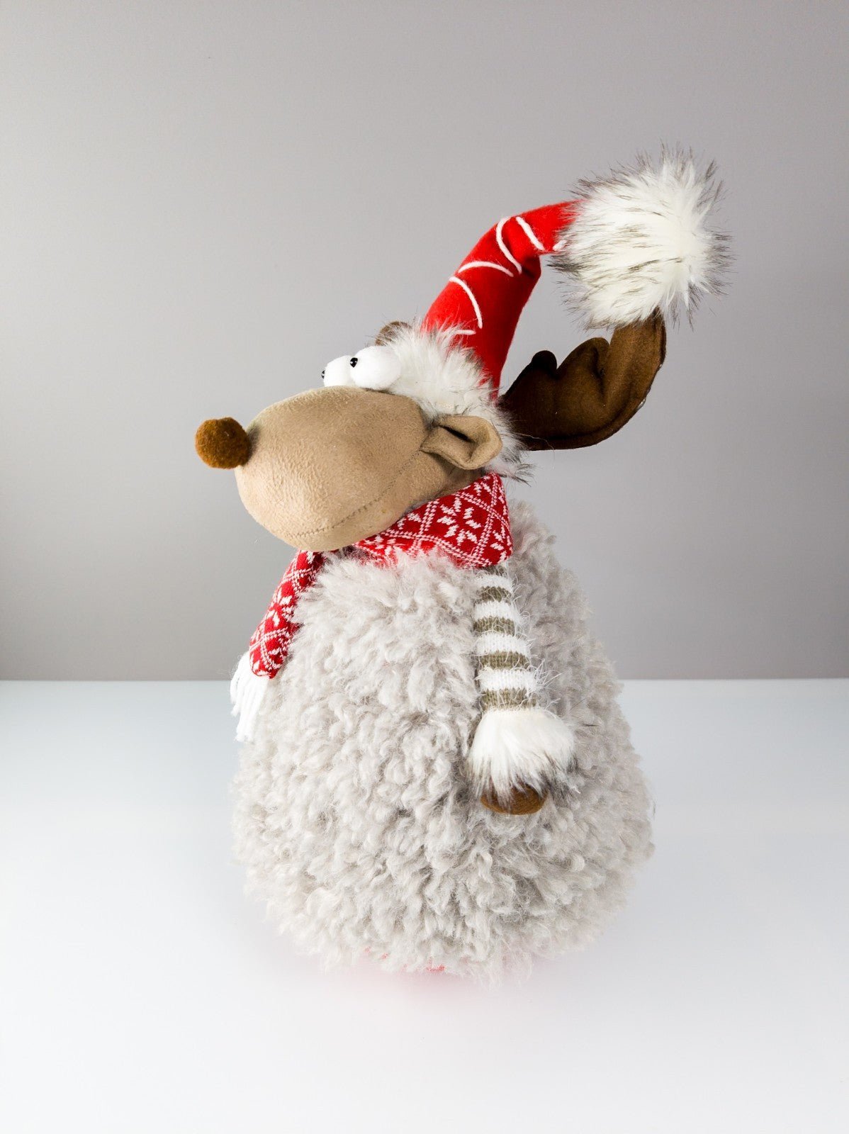 Weihnachts - Elch Figur Tier Stehaufmännchen Zipfelmütze & Schal ca. 40 cm Deko - nerdyvana.com